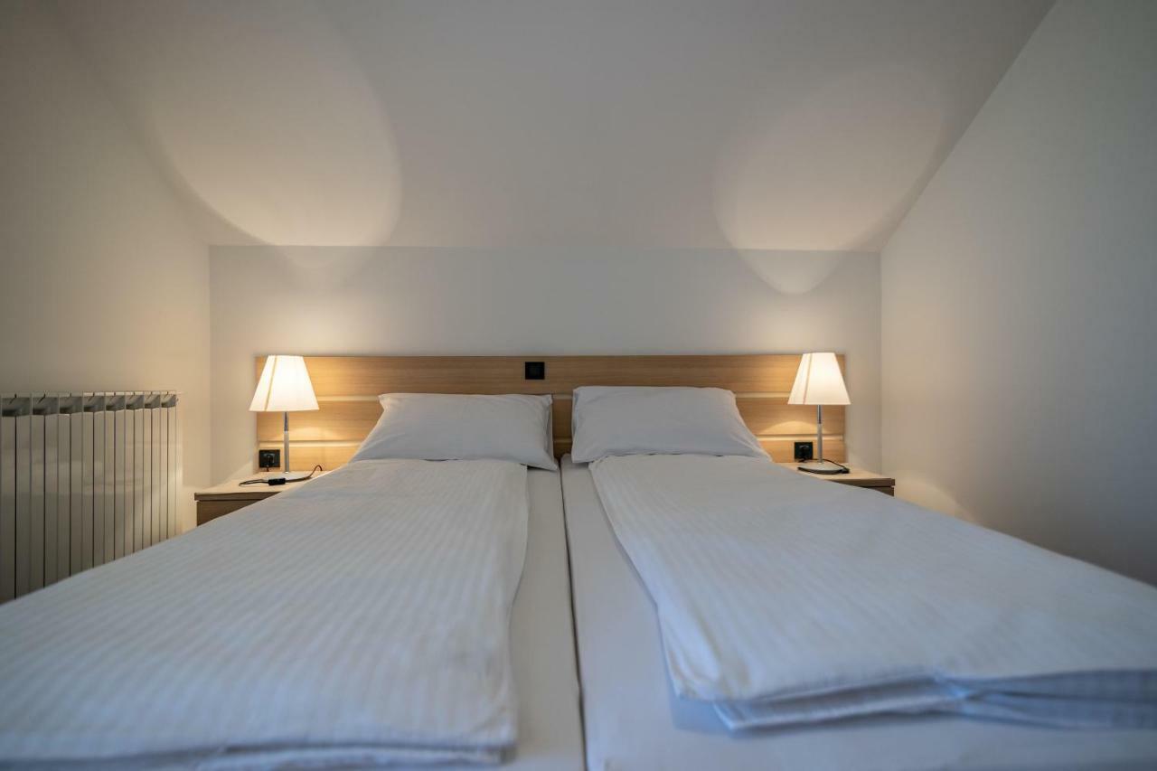 Apartments And Room Robert كورينيتسا المظهر الخارجي الصورة