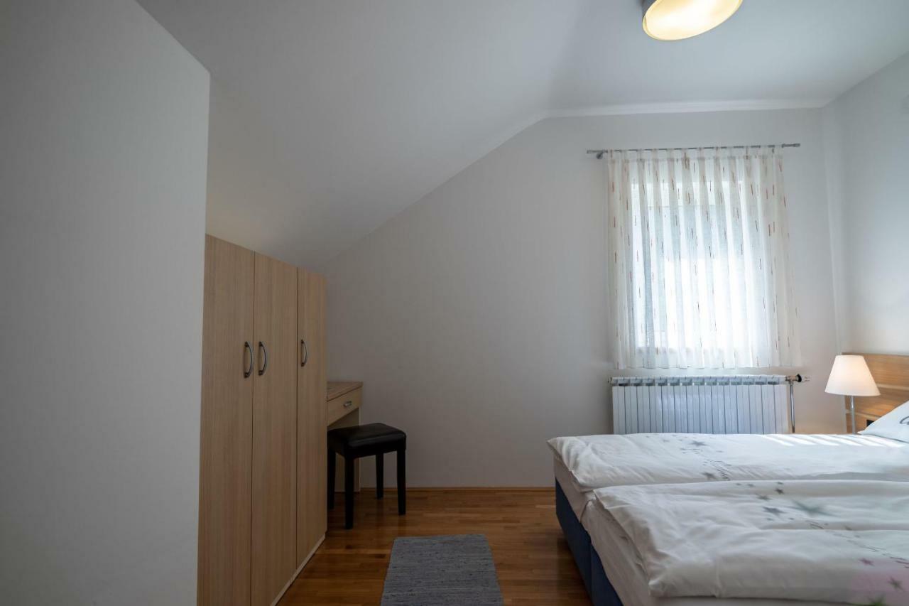 Apartments And Room Robert كورينيتسا المظهر الخارجي الصورة