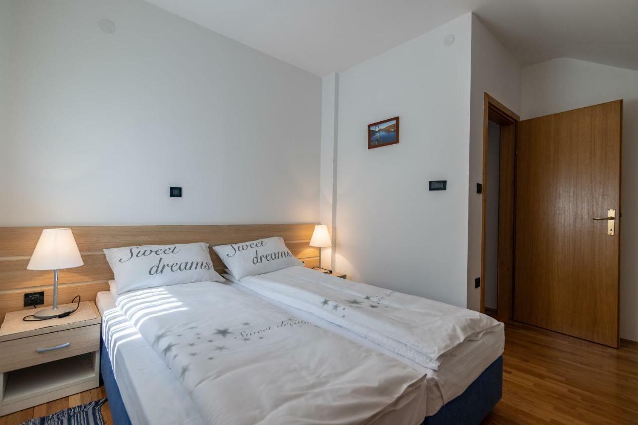 Apartments And Room Robert كورينيتسا المظهر الخارجي الصورة