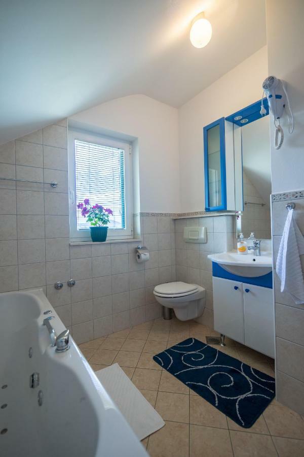 Apartments And Room Robert كورينيتسا المظهر الخارجي الصورة