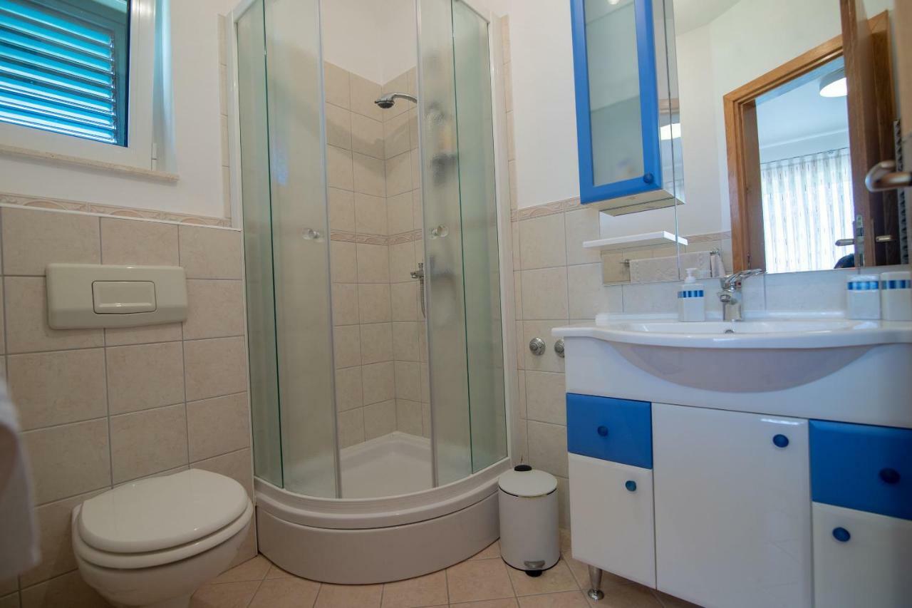 Apartments And Room Robert كورينيتسا المظهر الخارجي الصورة