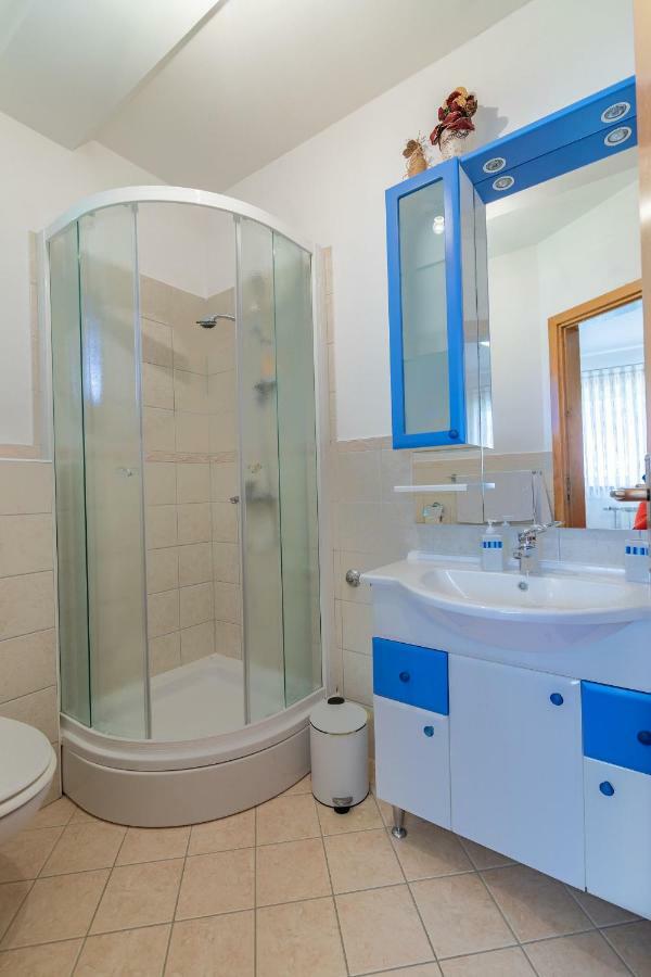 Apartments And Room Robert كورينيتسا المظهر الخارجي الصورة