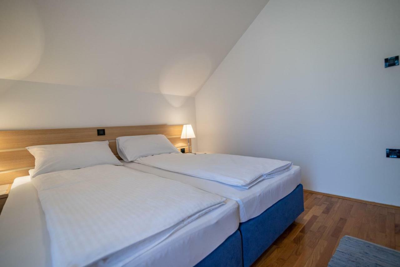 Apartments And Room Robert كورينيتسا المظهر الخارجي الصورة