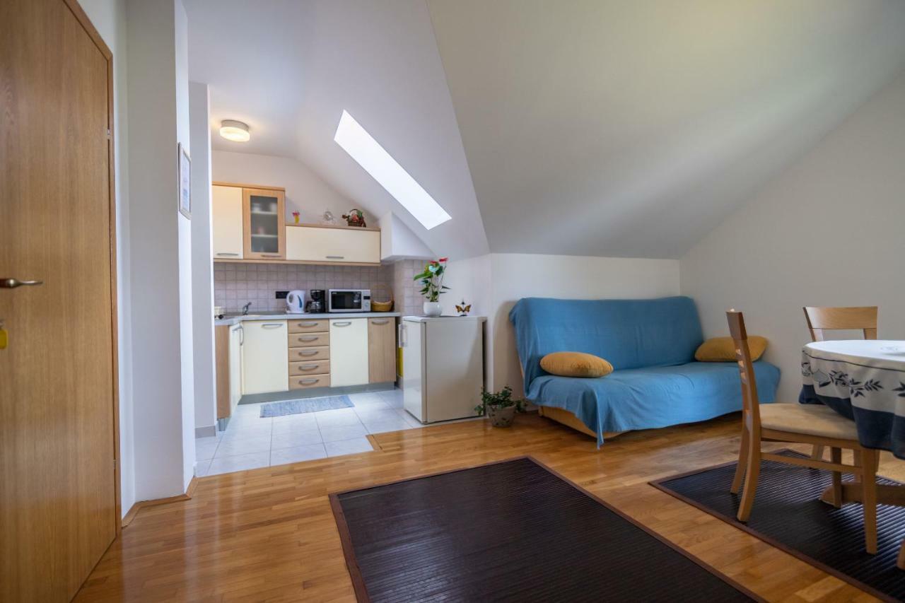 Apartments And Room Robert كورينيتسا المظهر الخارجي الصورة